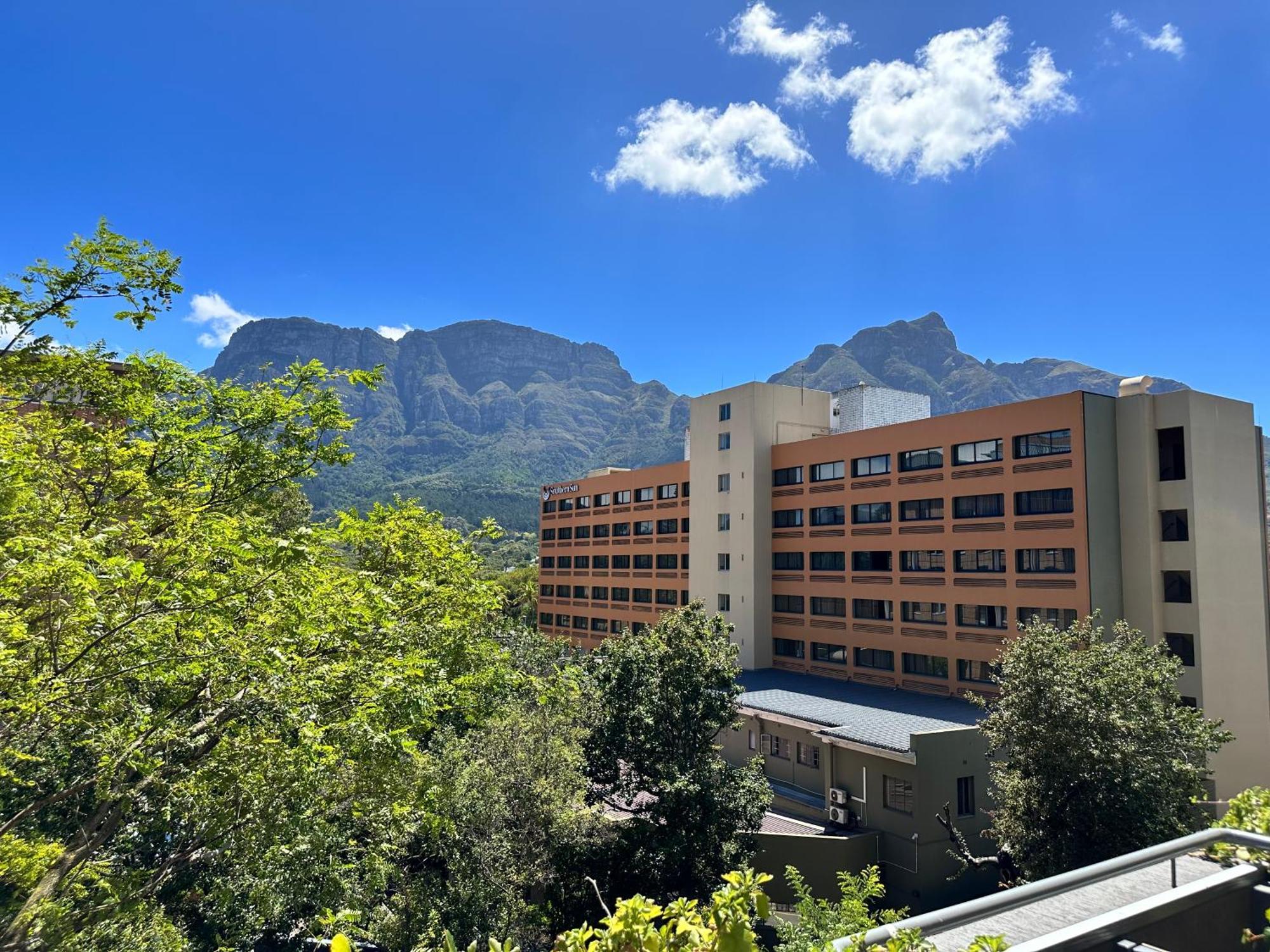 Newlands Peak Apartments เคปทาวน์ ภายนอก รูปภาพ